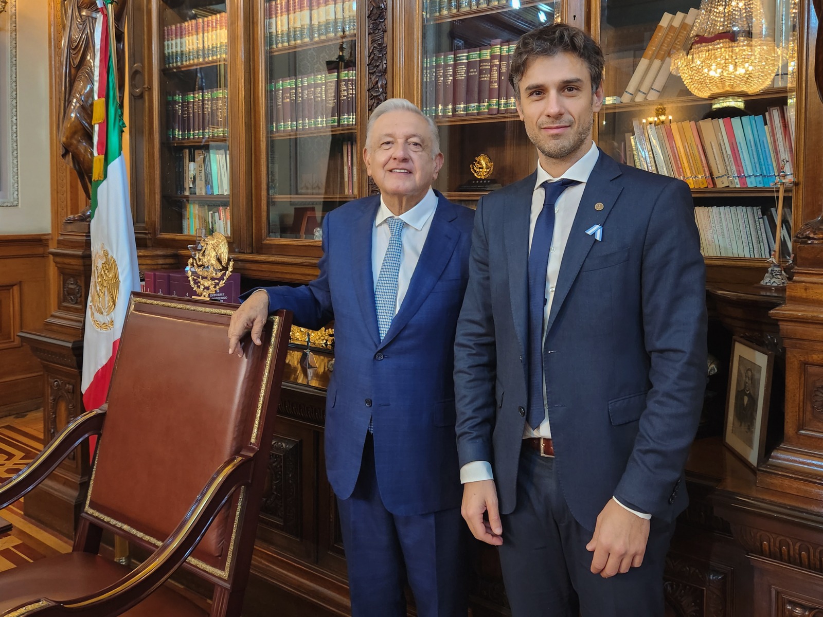 The President of Mexico held a meeting with the lawyer of former president Pedro Castillo