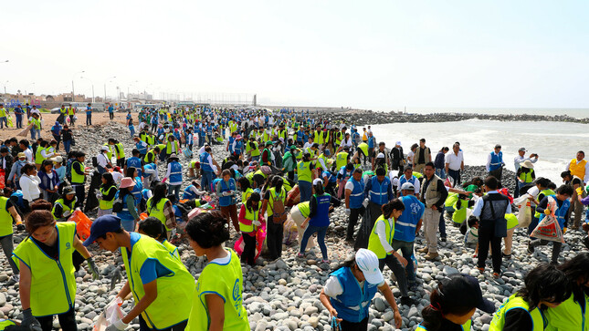Recolectan más de dos toneladas de residuos durante jornada de limpieza en playa Carpayo del Callao