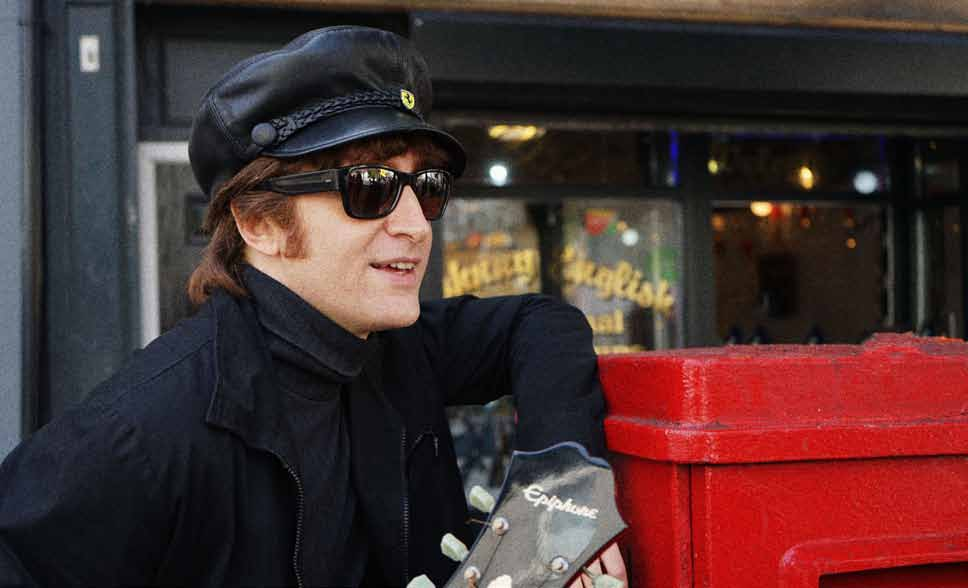 Javier Parisi convivió incluso con la familia del mismo John Lennon.