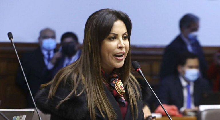 Patricia Chirinos.