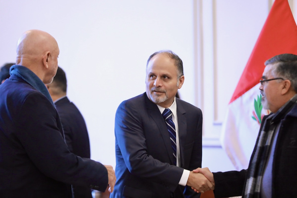 Comisión Permanente designa a César Aguilar como nuevo contralor ...