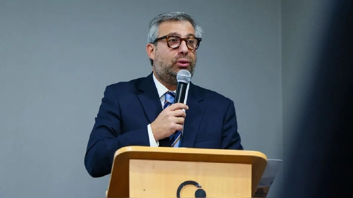 Piero Corvetto acudirá a Fiscalía Anticorrupción para entregar su pasaporte por caso elecciones 2026