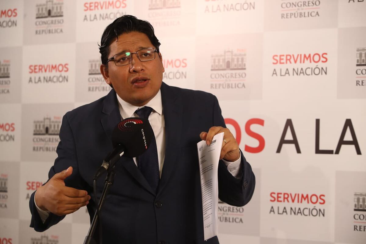 Aprueban informe de calificación de denuncia contra el congresista Ilich López