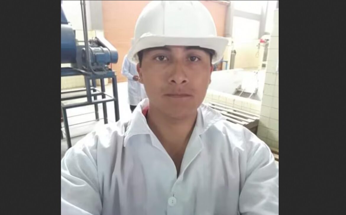 trabajador del parque de las leyendas