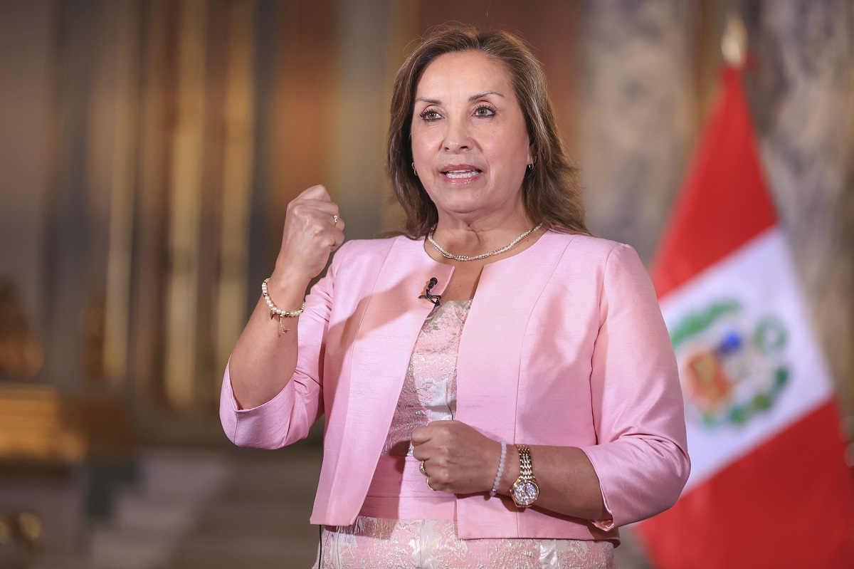 Fiscalía pide reabrir caso "Rolex" que involucra a la presidenta Boluarte