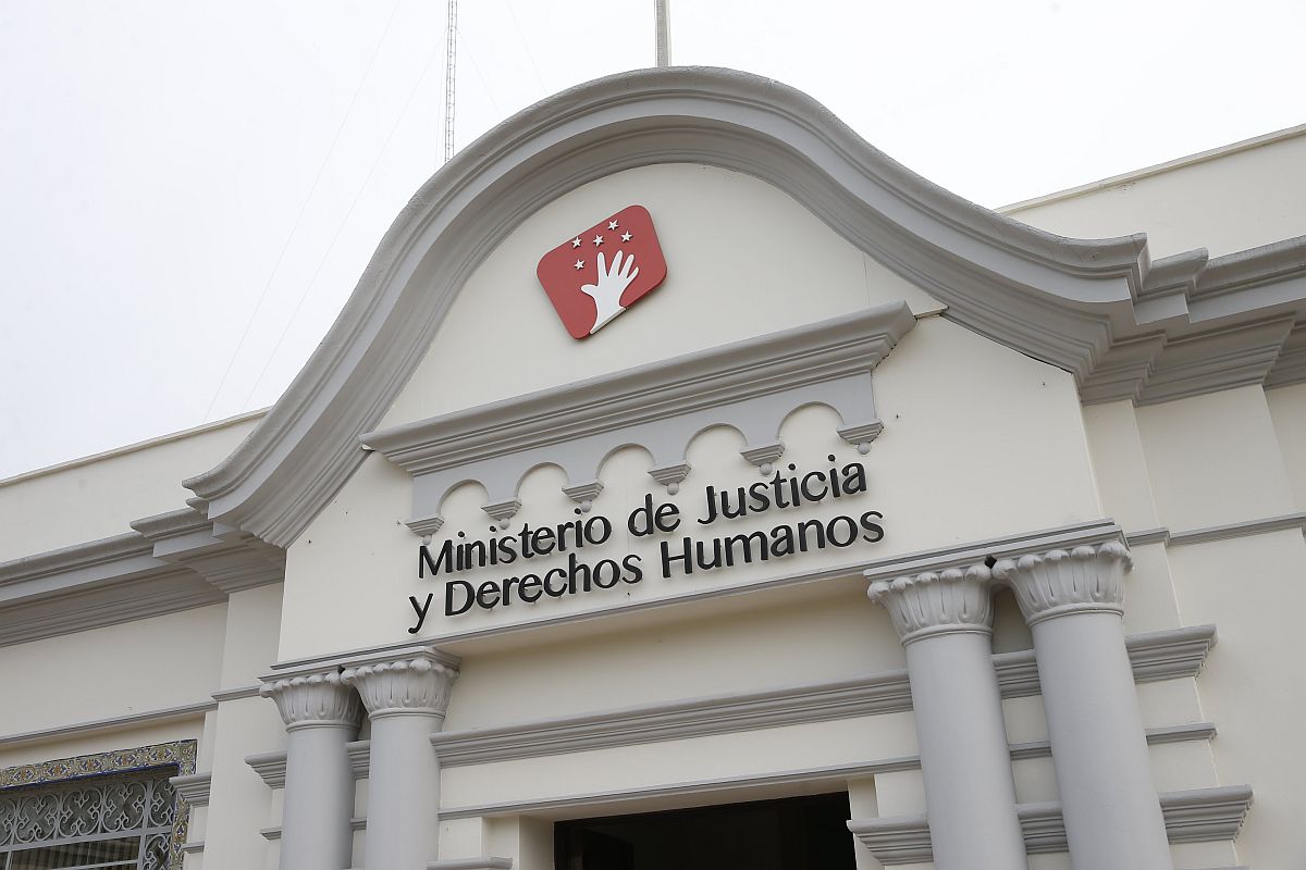 Peruanos que migraron a Rusia con engaños reciben apoyo legal del Estado