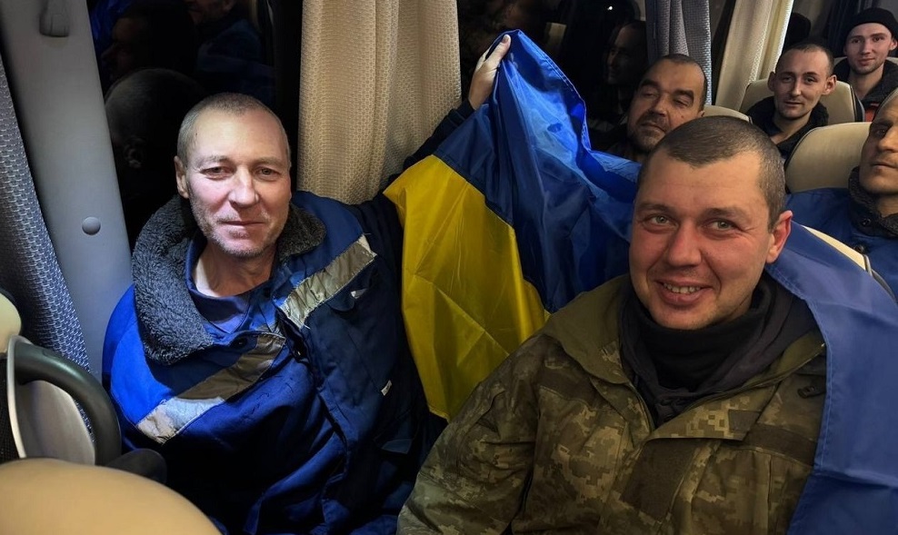 Ucrania.- Rusia y Ucrania intercambian prisioneros de guerra en vísperas del Año Nuevo