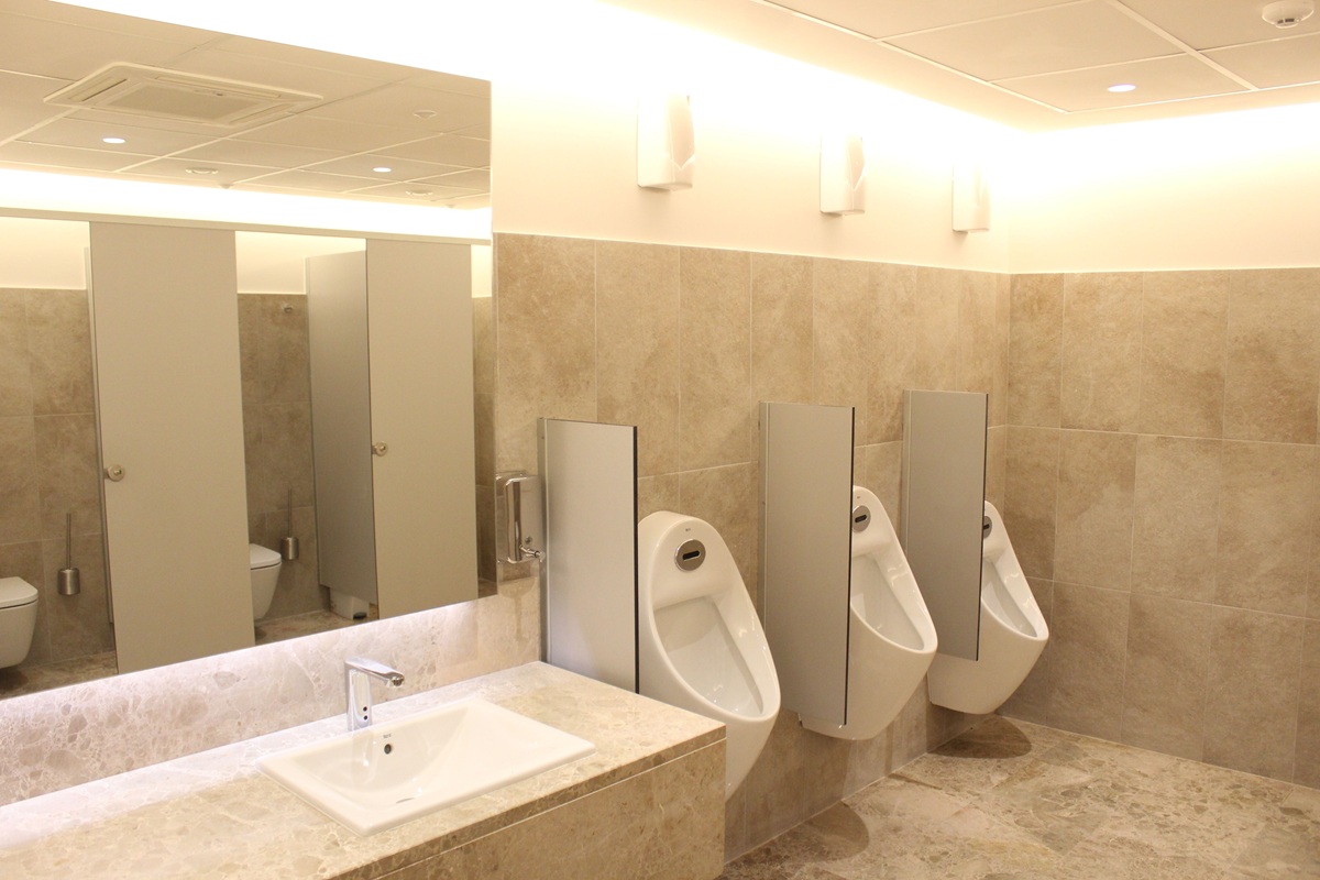 Presentan proyecto de ley para acceso gratuito a baños públicos - Caretas Nacional