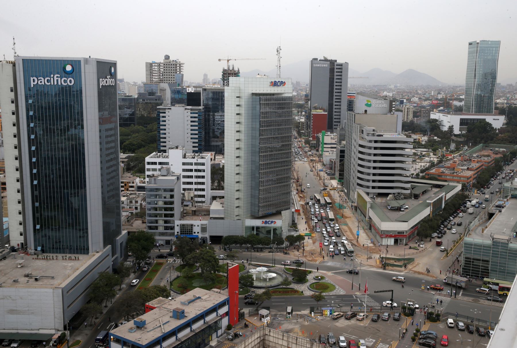 Economía: Gobierno apuesta por estabilidad y crecimiento