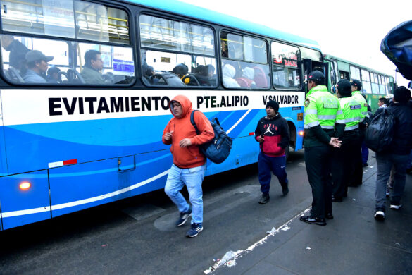 Gremios del transporte convocan a una paralización nacional el 14 de  noviembre - Caretas Política