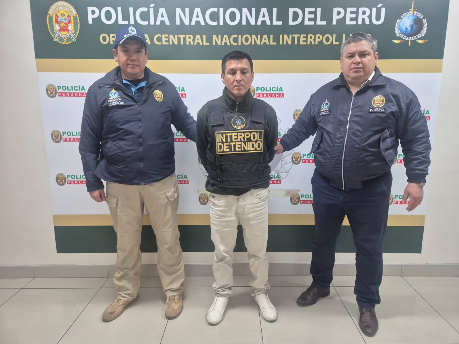 Jossimar Cabrera, principal sospechoso en muerte de Sheyla Gutiérrez, se entrega a la Policía Nacional - Caretas home_principal_secundario