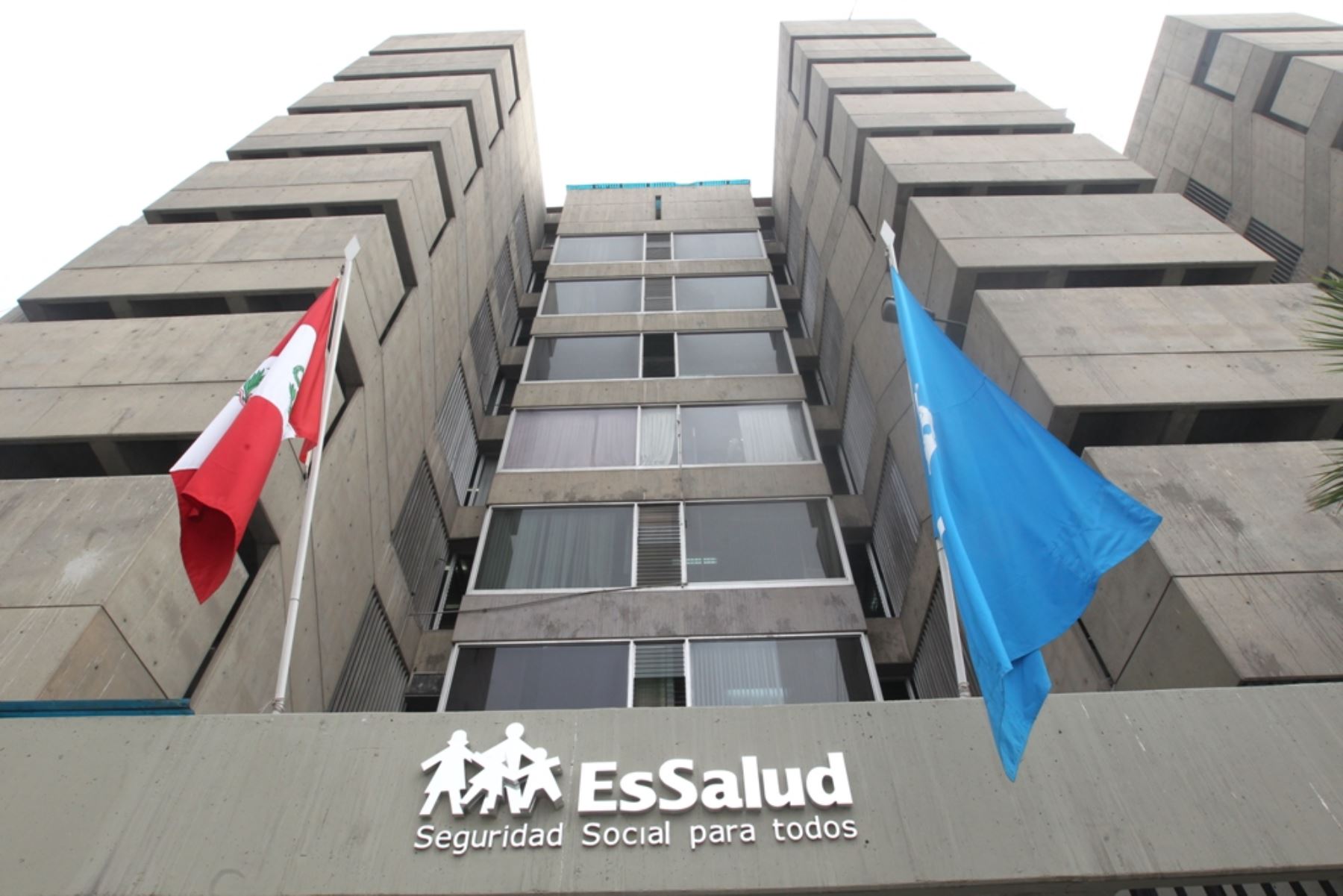 EsSalud bajo fuego: denuncian copamiento político de APP y sindicatos anuncian huelga nacional