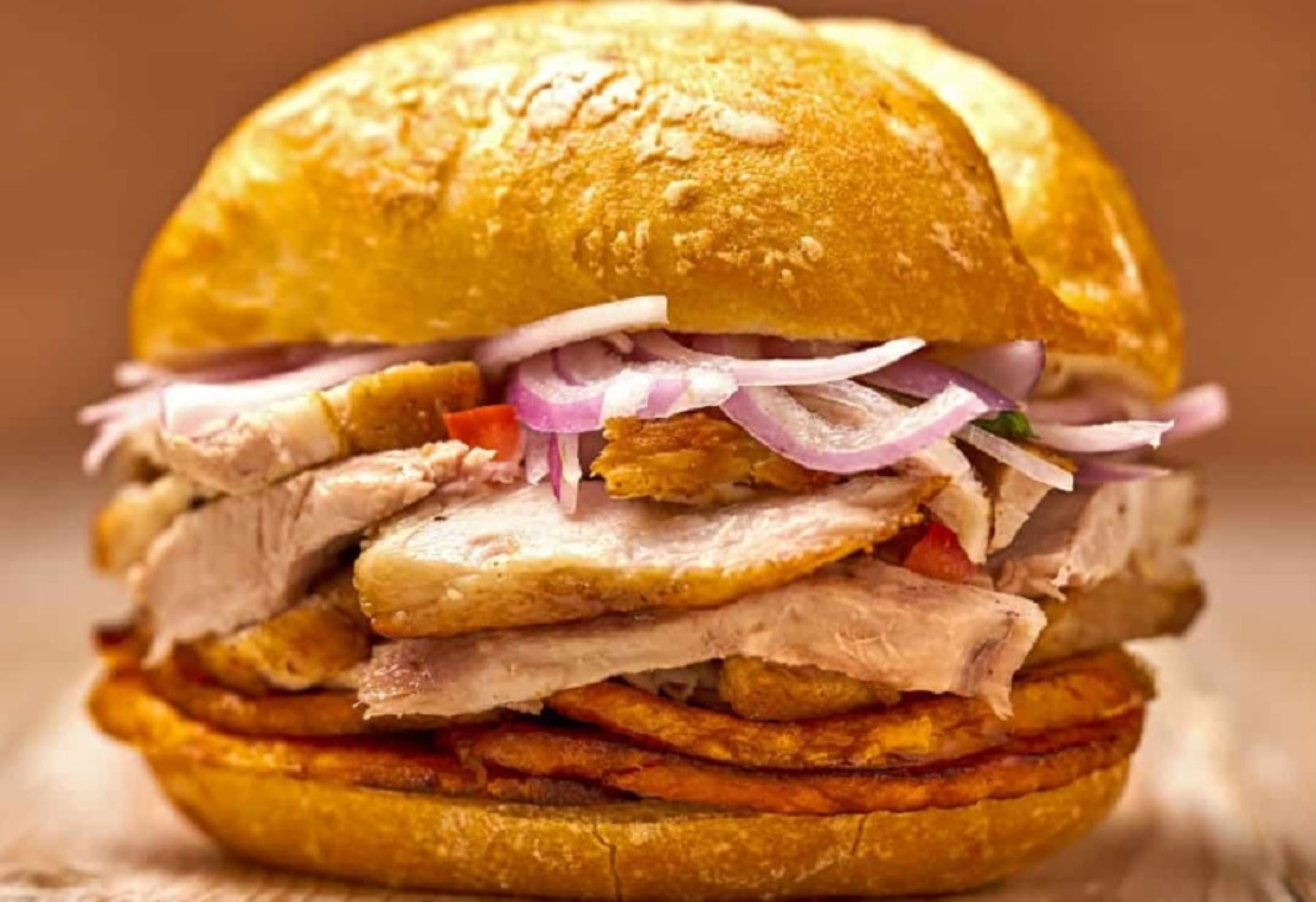 Pan con chicharrón vs. bolón de verde: Perú y Ecuador se juegan hoy el Mundial de Desayunos