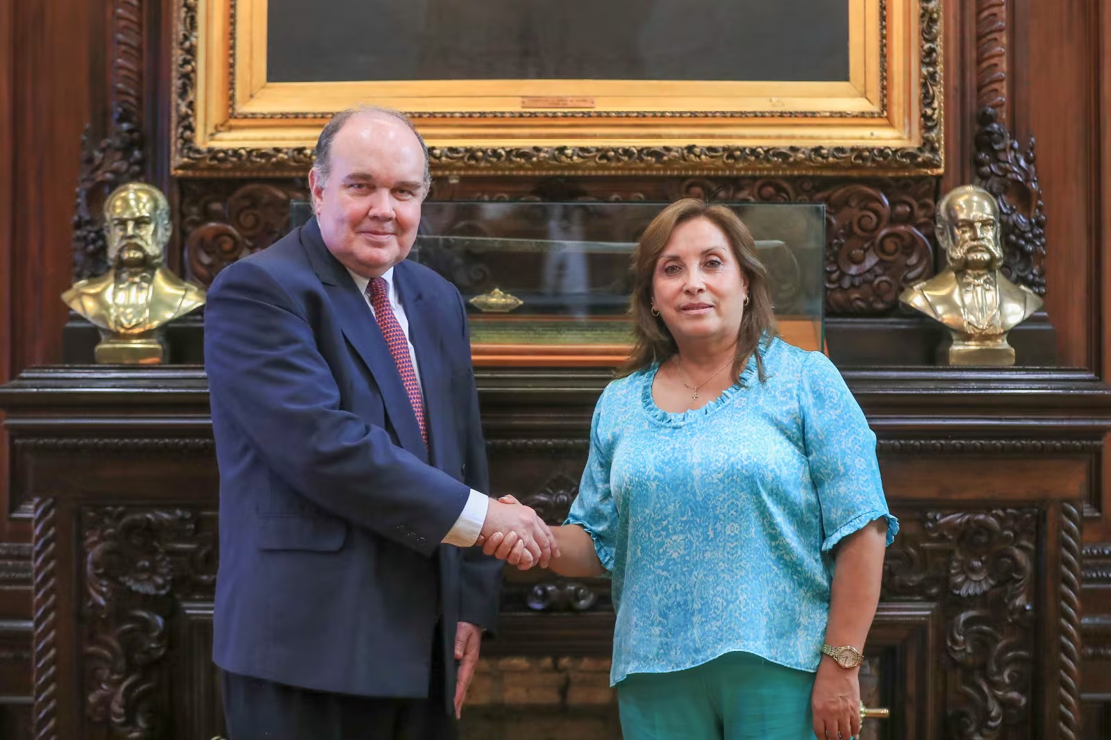 López Aliaga lleva agenda de tren y mano dura contra el crimen a Palacio: reunión clave con Dina Boluarte