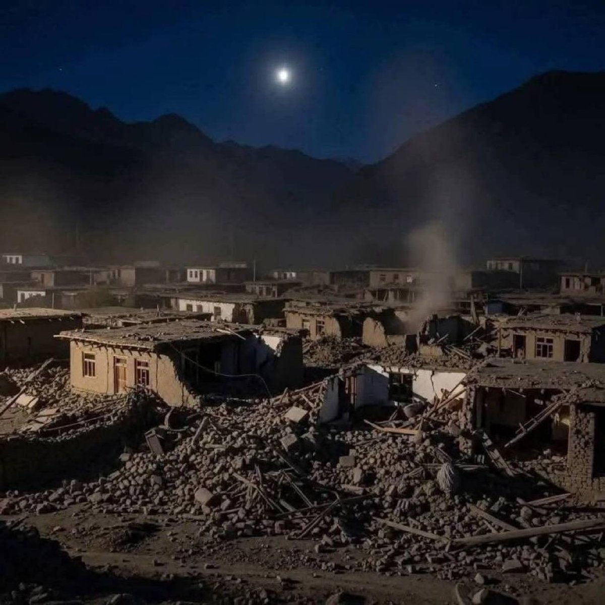Aumentan a más 800 los muertos y 2.500 los heridos por el terremoto en el este de Afganistán