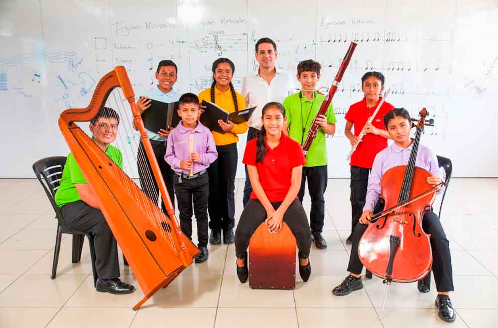 Sinfonía por el Perú