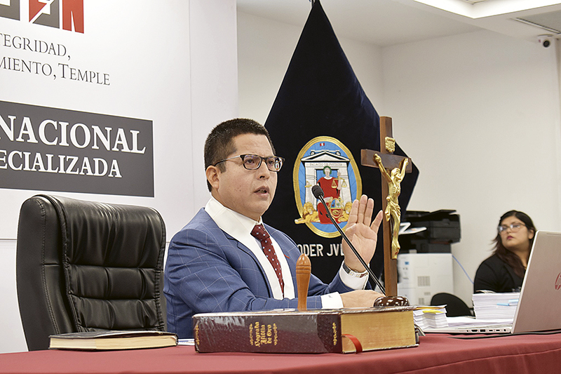 Las carpetas fiscales de Dina