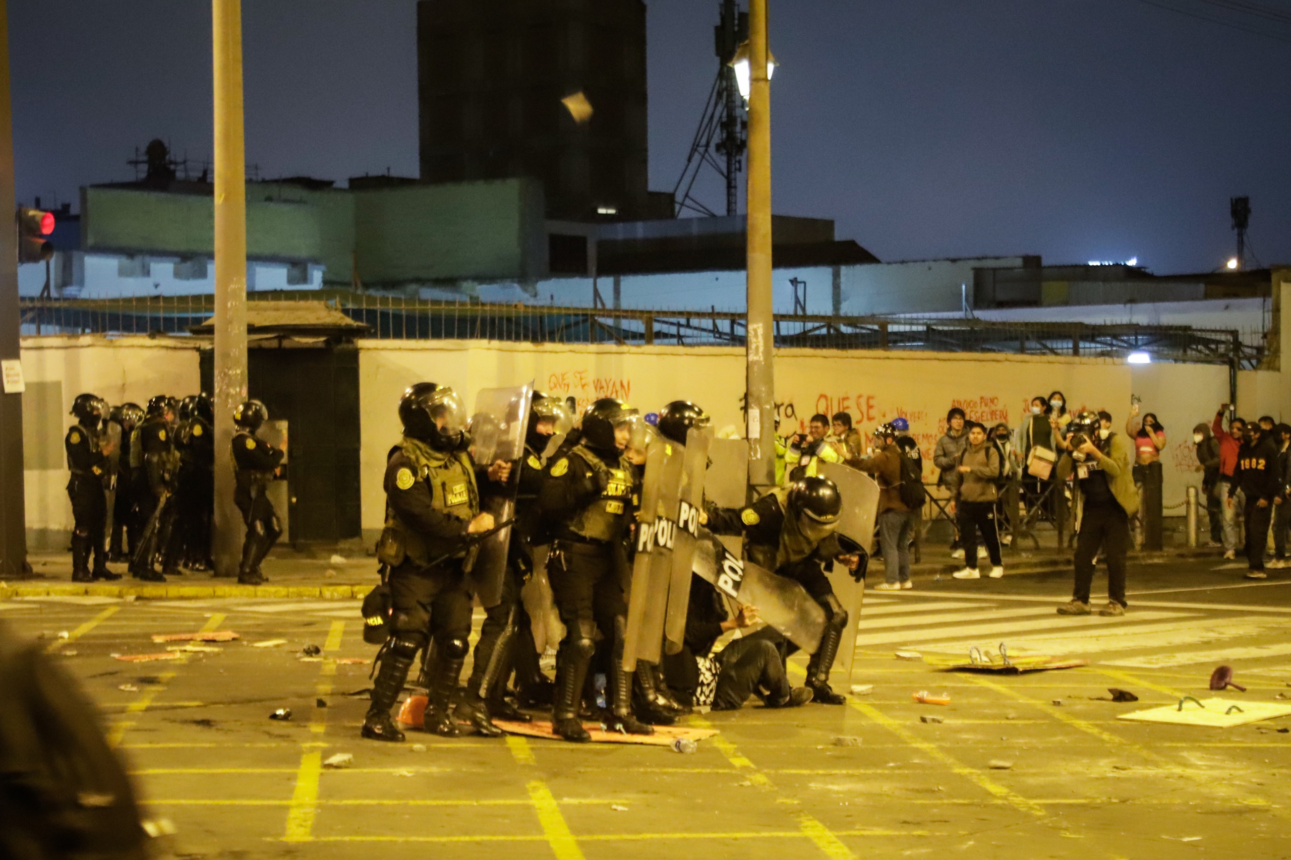 Informe de la PNP deslinda responsabilidad en la muerte de Eduardo Ruiz y señala que el disparo habría provenido de un manifestante