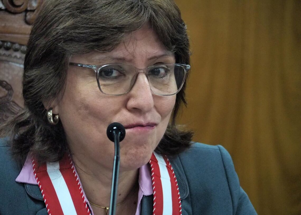 Poder Judicial concede medida cautelar a Delia Espinoza y ordena su restitución como fiscal de la Nación