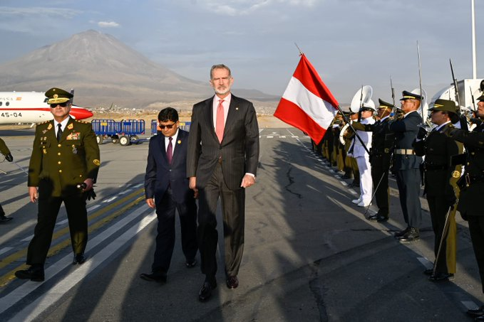 Rey Felipe VI llega al Perú para participar en el X Congreso Internacional de la Lengua Española en Arequipa