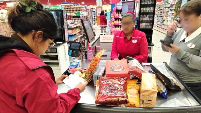 “Alto en azúcar” es la advertencia más omitida en etiquetas de productos alimenticios, revela Indecopi