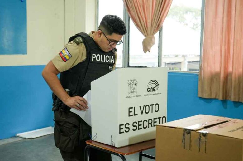 ecuador-referendum