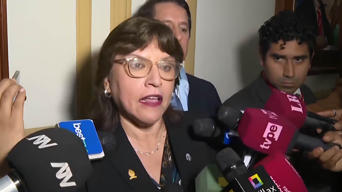 DeliaEspinoza perseguida politica