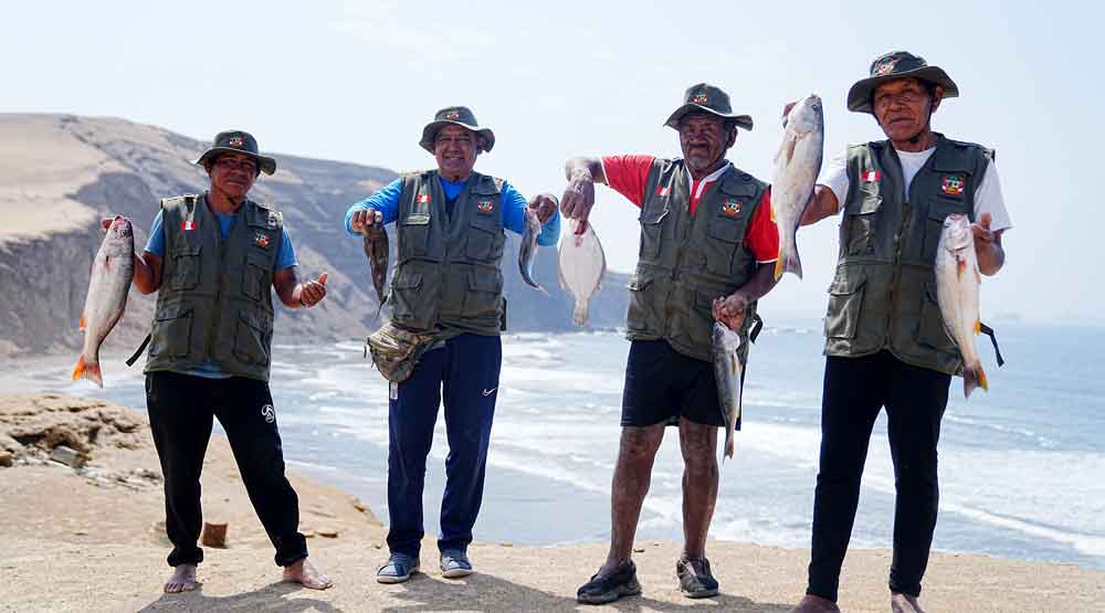 Pescadores en Paracas