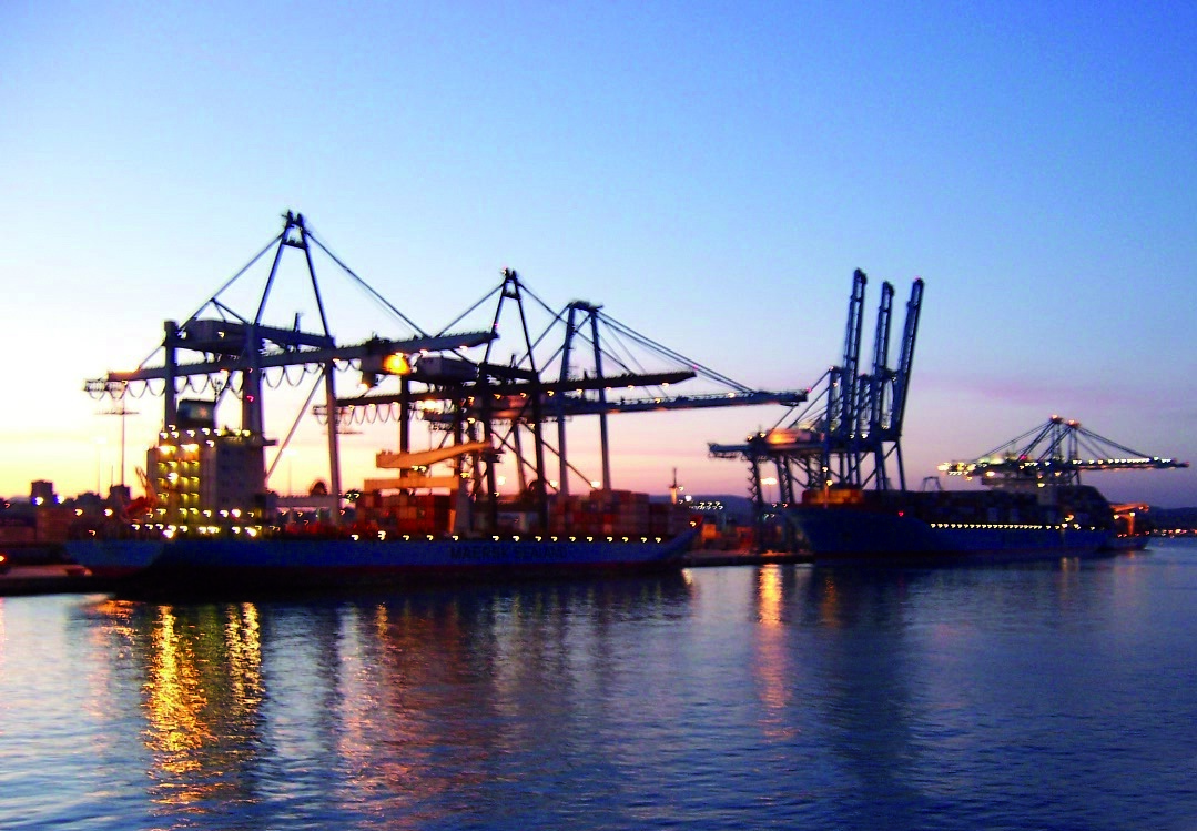 Economía.-Superávit de Andalucía de 2.097 millones de enero a agosto tras bajada interanual de exportaciones del 15,8%