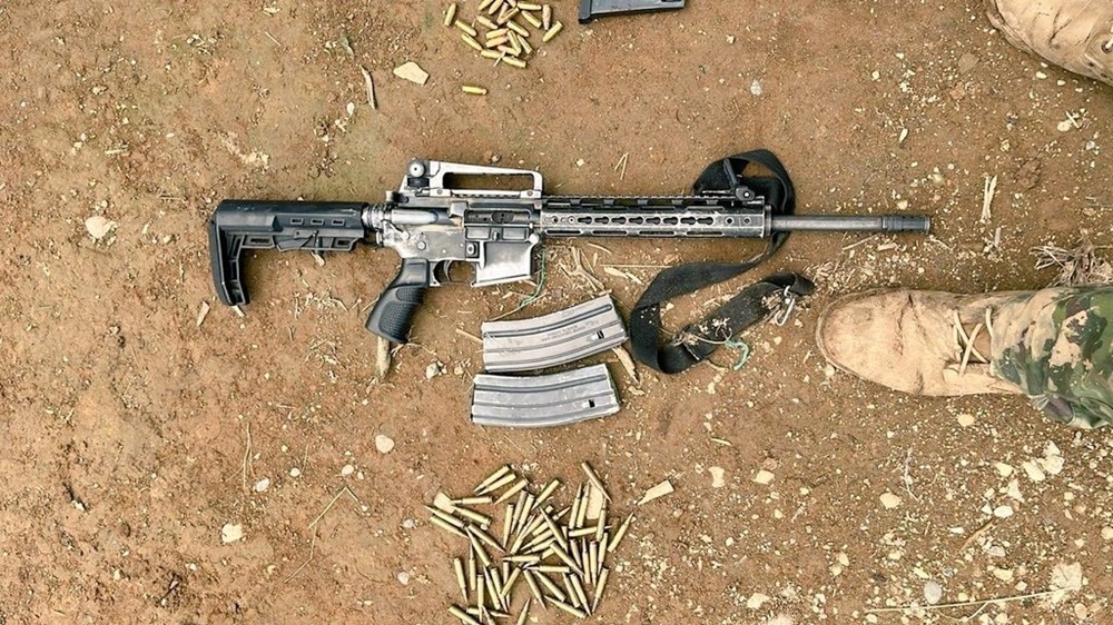 Arma incautada durante un operativo del Ejército ecuatoriano