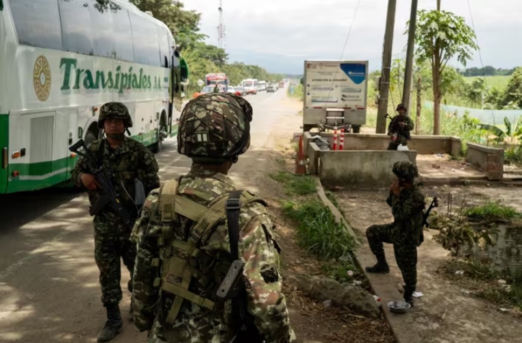 Soldados colombianos en el valle del cauca