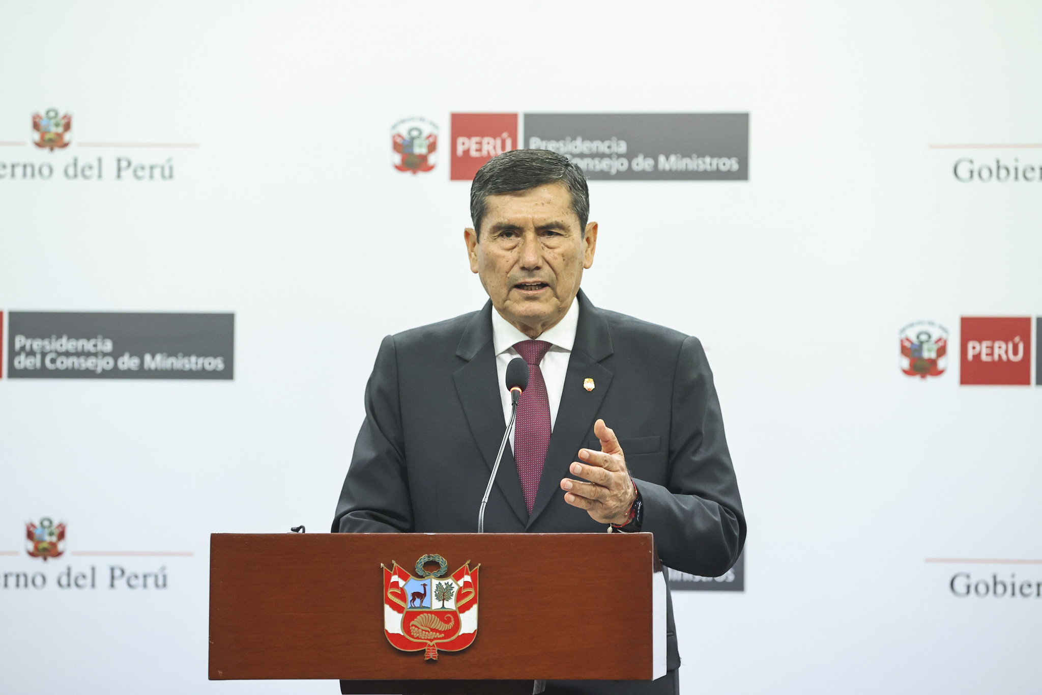 premier-luis-arroyo-presenta-gabinete-s-lido-y-garantiza-unidad