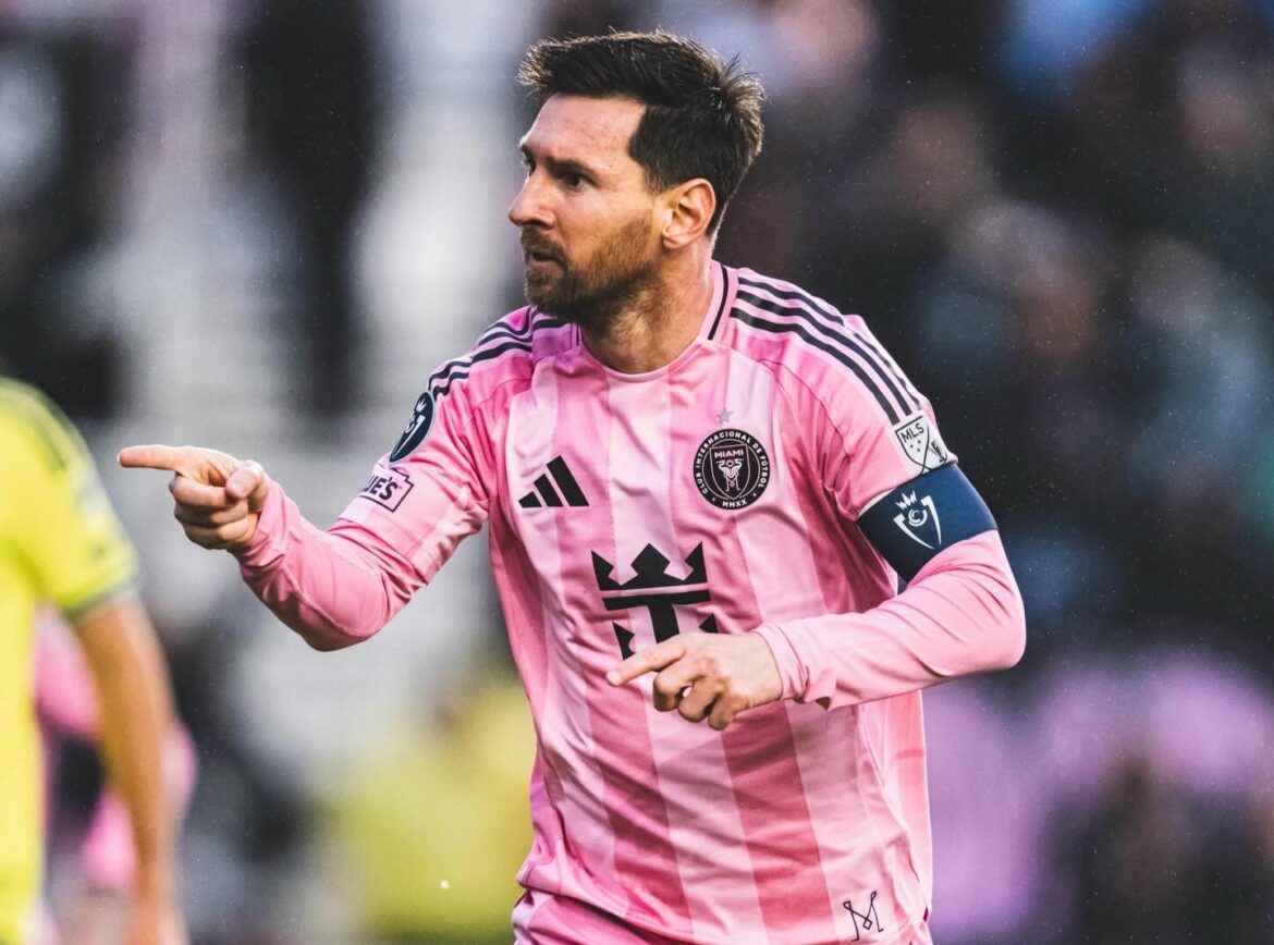 Lionel Messi celebrando al anotar su gol 900 como futbolista profesional (Foto: Inter Miami)