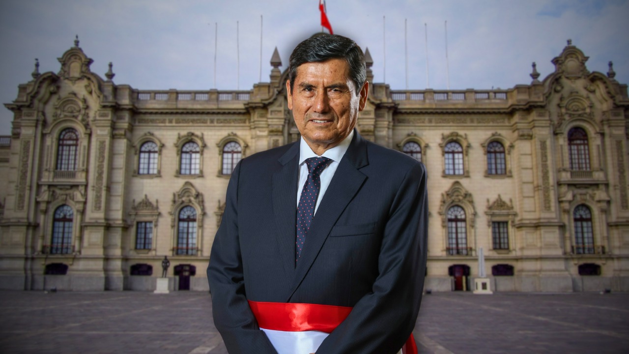 Luis Arroyo asume como nuevo titular del PCM.