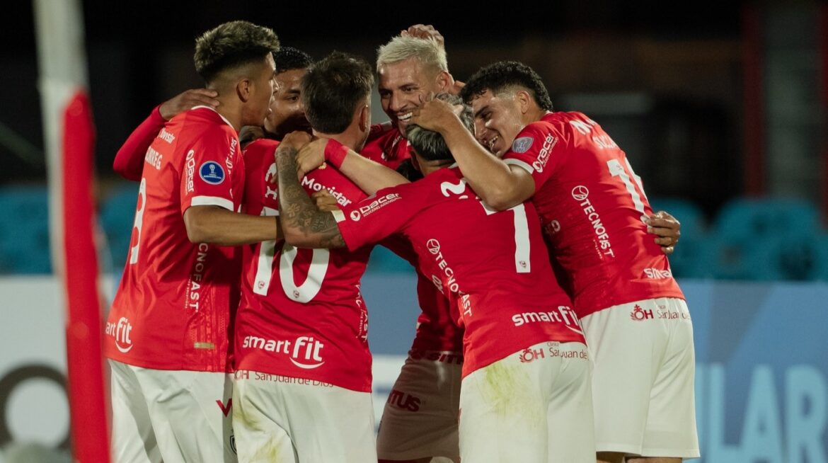Los jugadores de Cienciano celebrando el empate agónico del cotejo (Foto: Cienciano)