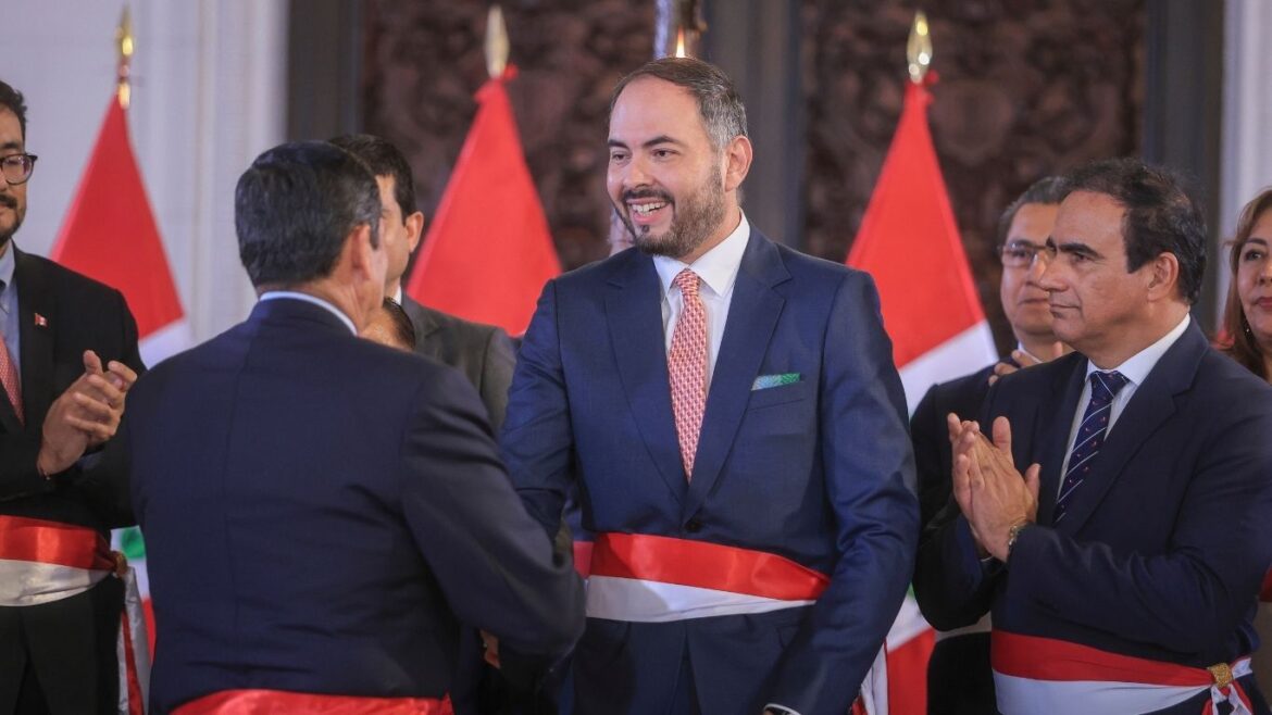 ministro de Defensa, Amadeo Flores Carcagno