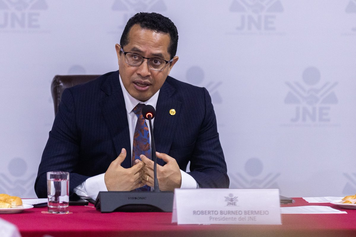 Congreso volverá a citar por tercera vez al presidente de JNE Roberto Burneo