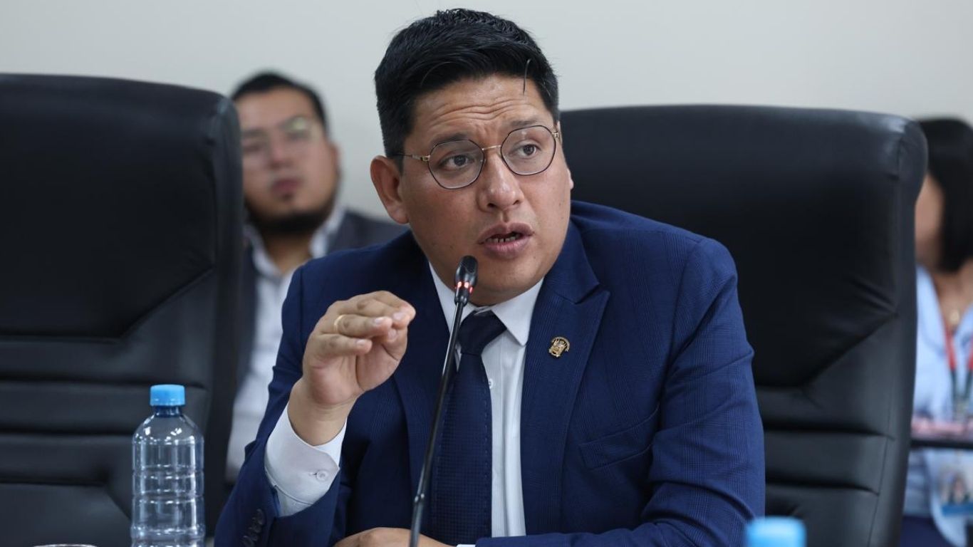 Congreso: Comisión de Ética declaró improcedente denuncia contra congresista Ilich López