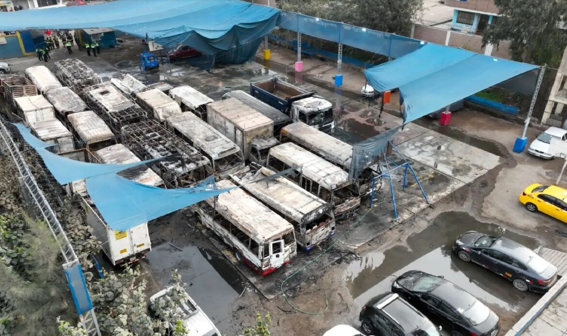 Incendio de buses en Independencia