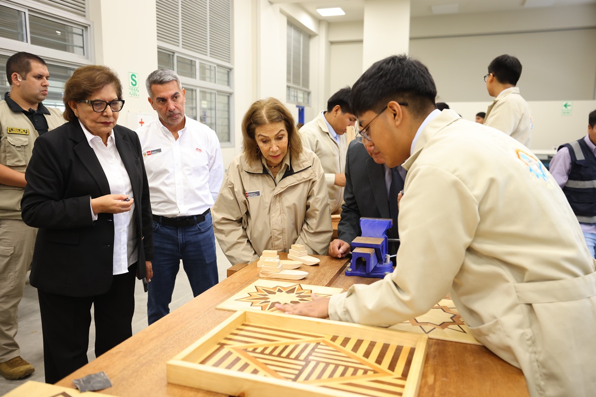 Minedu supervisa Escuela Bicentenario con formación técnica en Villa María del Triunfo