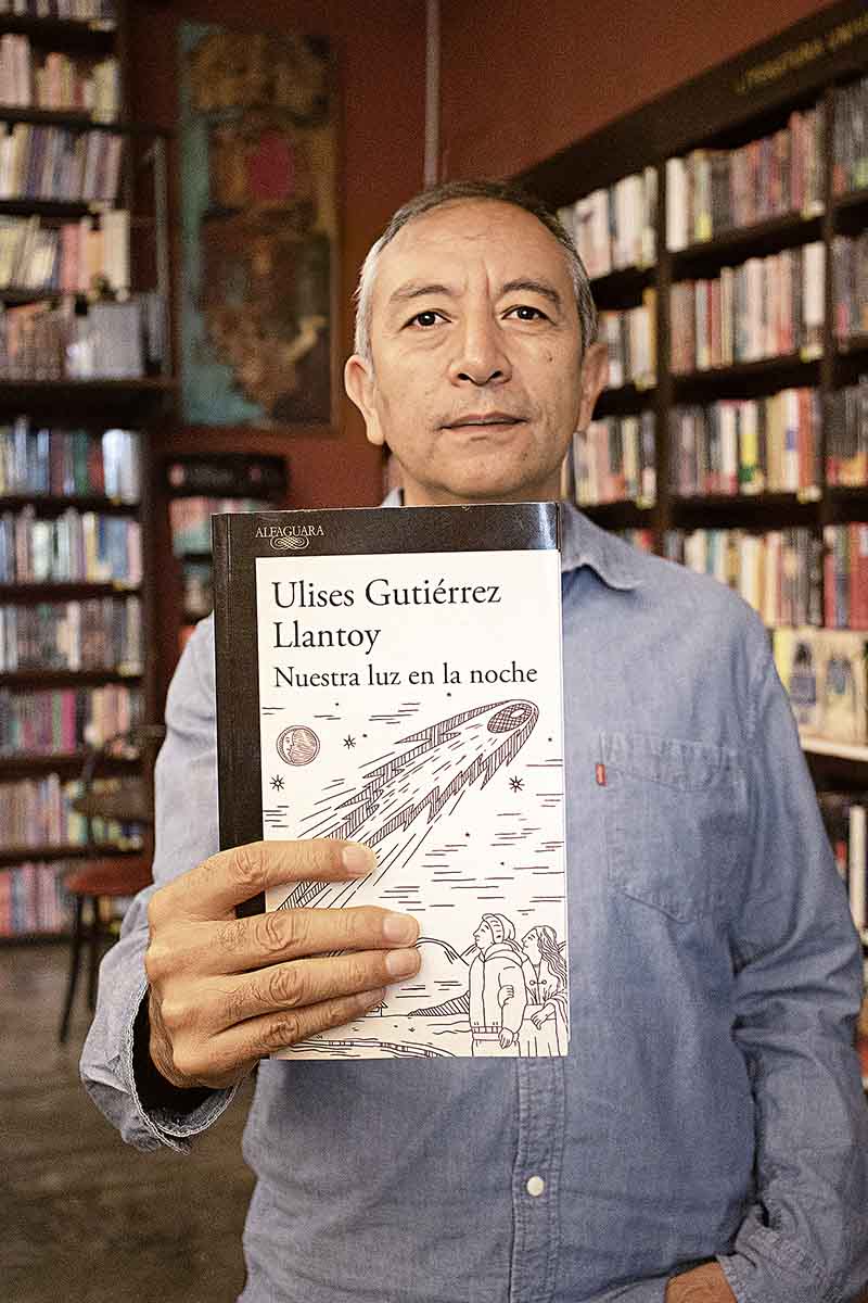 Ulises Gutiérrez, ingeniero sanitario y novelista, explora en su obra los cruces entre ciencia, memoria y mundo andino.