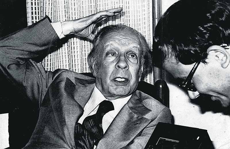 Jorge Luis Borges visitó el Perú con cierta frecuencia. Aquí, en 1978, en una entrevista con César Hildebrandt.