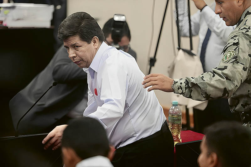 Castillo Terrones enfrenta proceso judicial tras el 7 de diciembre de 2022, cuando anunció la disolución del Congreso y fue detenido horas después en Lima.