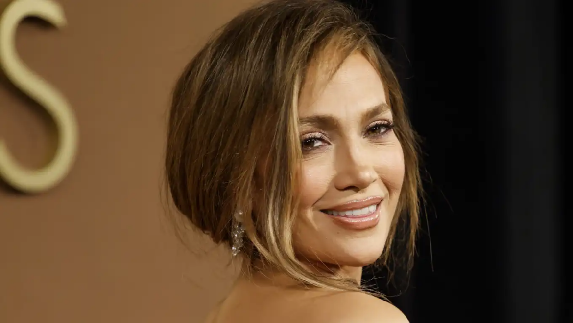 Jennifer Lopez recuerda aquel desliz gramatical que tuvo al decir "Mi gente latino".