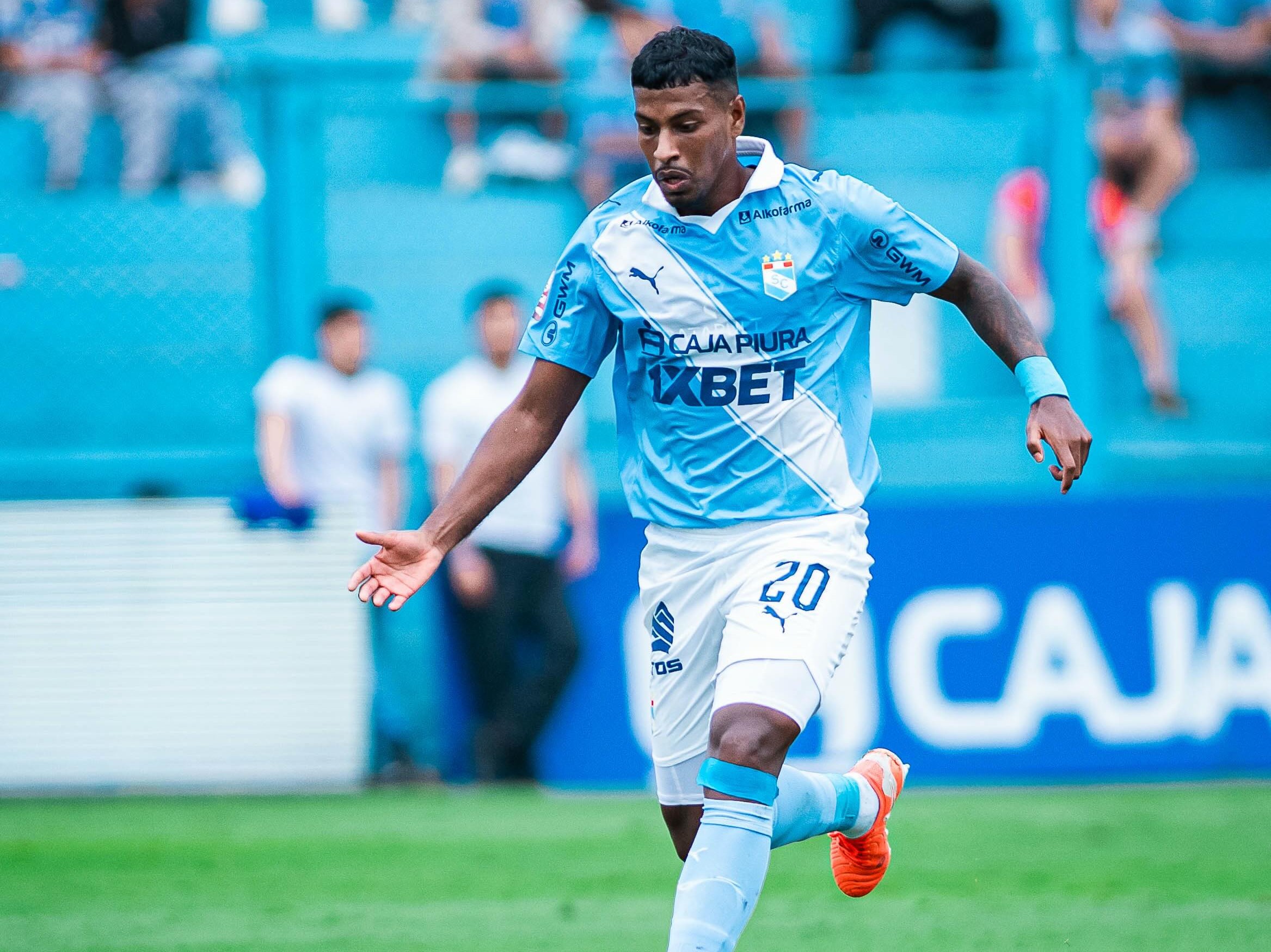 ¡Cristal ganó, pero no todo es felicidad! La dura advertencia de Miguel Araujo tras el 2-1 ante ADT