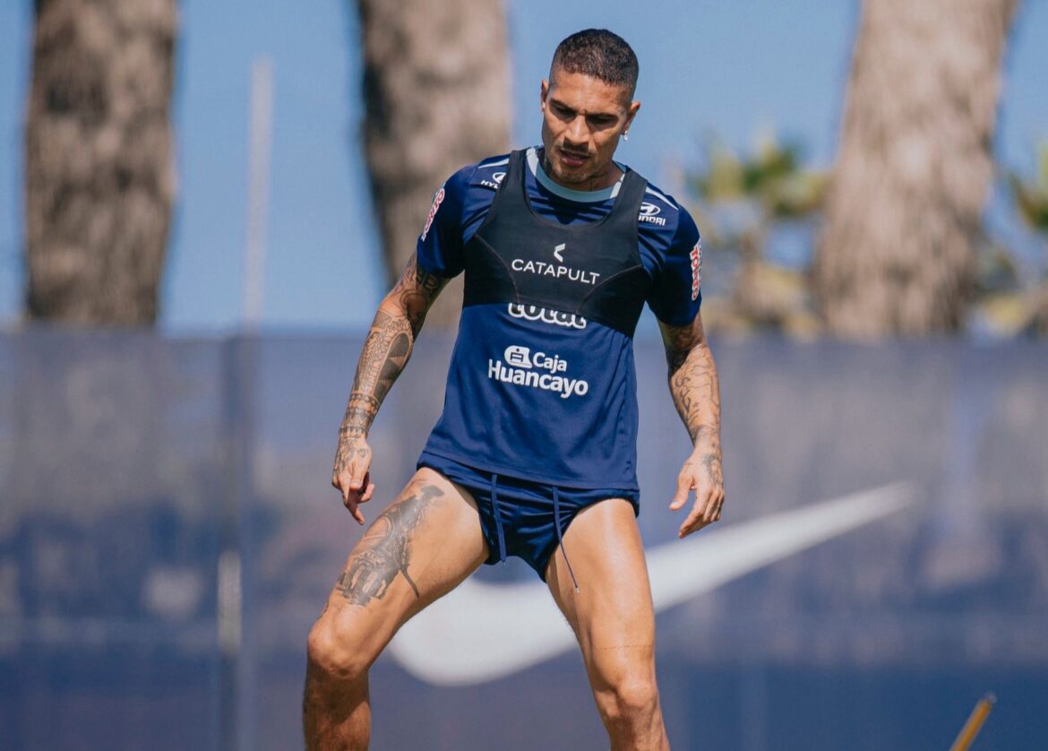Paolo Guerrero solo piensa en la victoria ante Los Chankas y salir ganador del Torneo Apertura. (Foto: Alianza Lima)