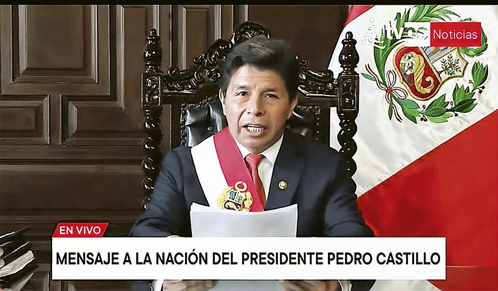 El Ministerio Público probaría que el mensaje golpista fue redactado en una computadora de la sala de asesores de la PCM. El mensaje, que todos escuchamos a las 11:40 de esa mañana, tenía más de un párrafo copiado del discurso golpista de Alberto Fujimori leído el 5 de abril de 1992. Castillo lo leyó con las manos temblorosas.