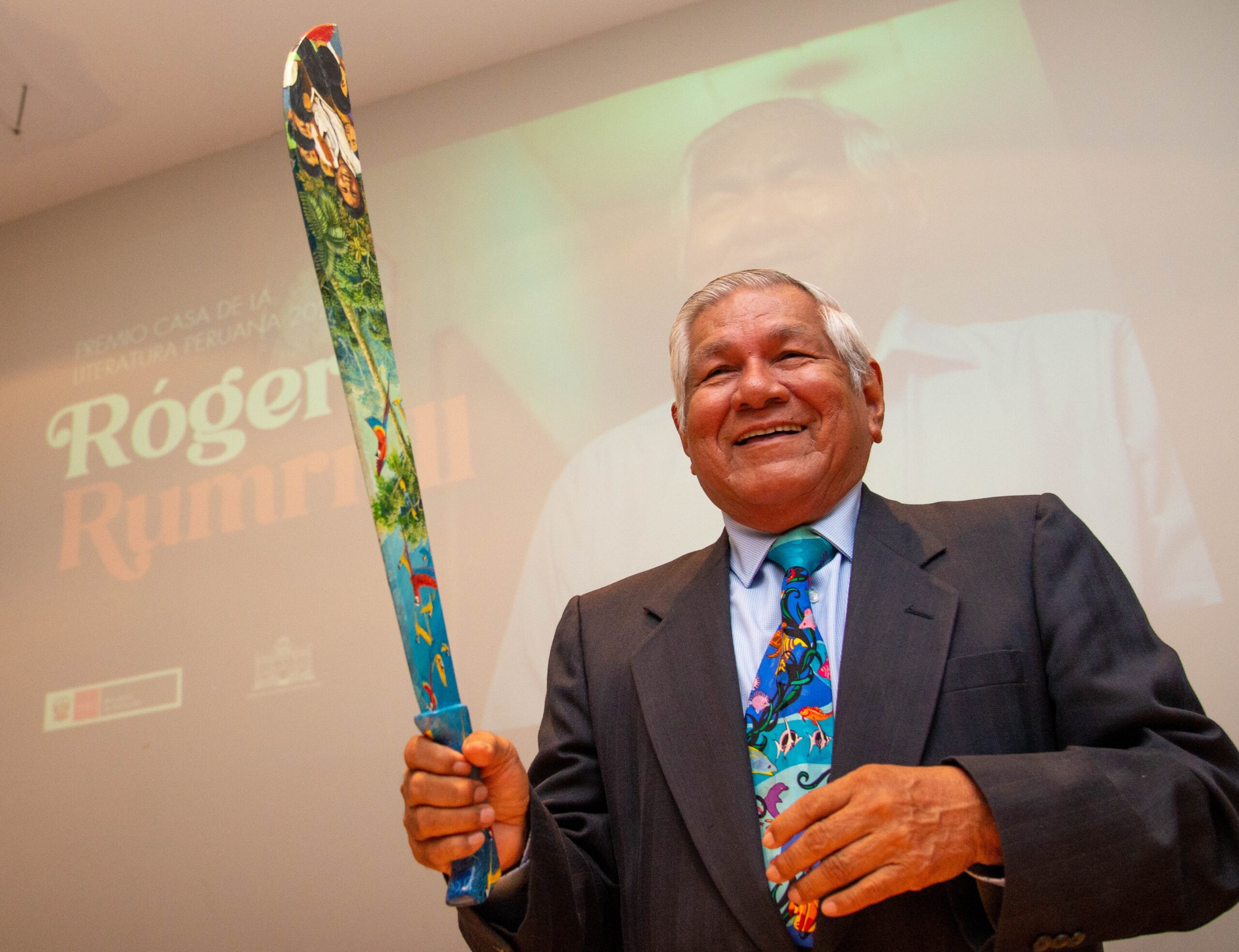 Róger Rumrrill recibirá pensión de gracia del Congreso