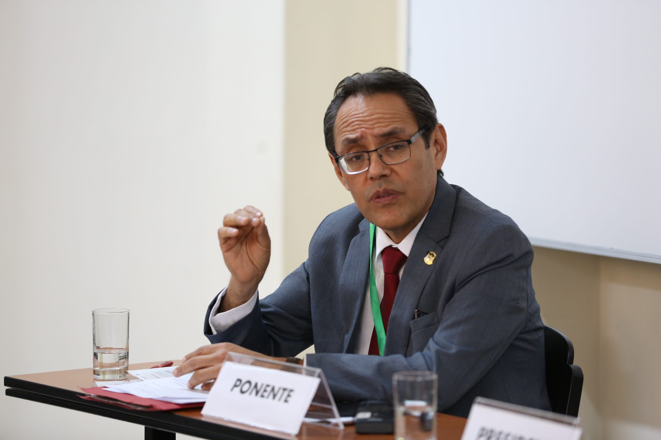 ¿Quién es Helder Domínguez Haro, el magistrado que asumirá la presidencia del TC tras renuncia de Luz Pacheco?