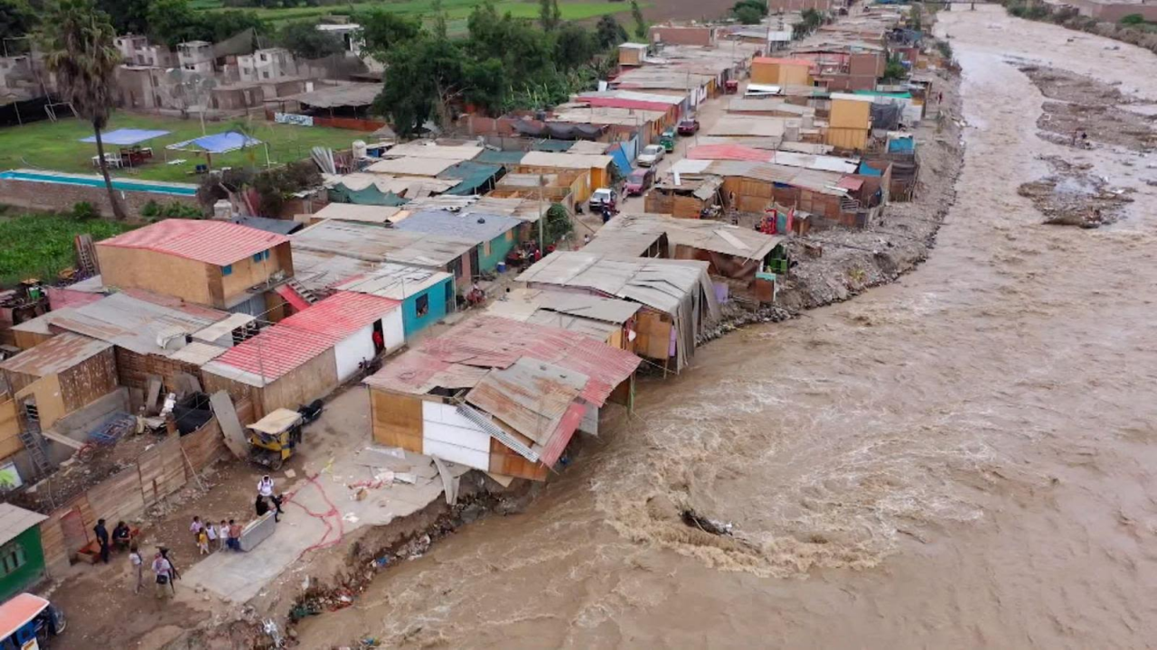 Gobierno amplía estado de emergencia por lluvias